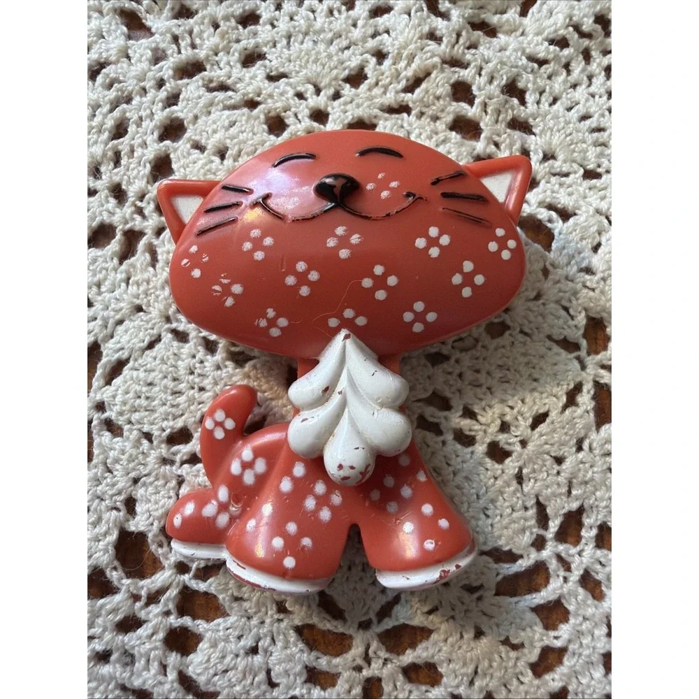 Vintage‎ Avon Calico Cat Fragrance Glaze Pin 1973 No Box